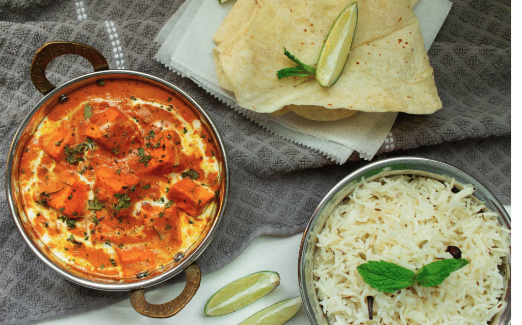 diced turkey curry with rice and popadoms